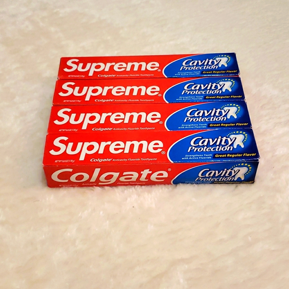 Supreme x Colgate 4 pack Supreme Toothpaste